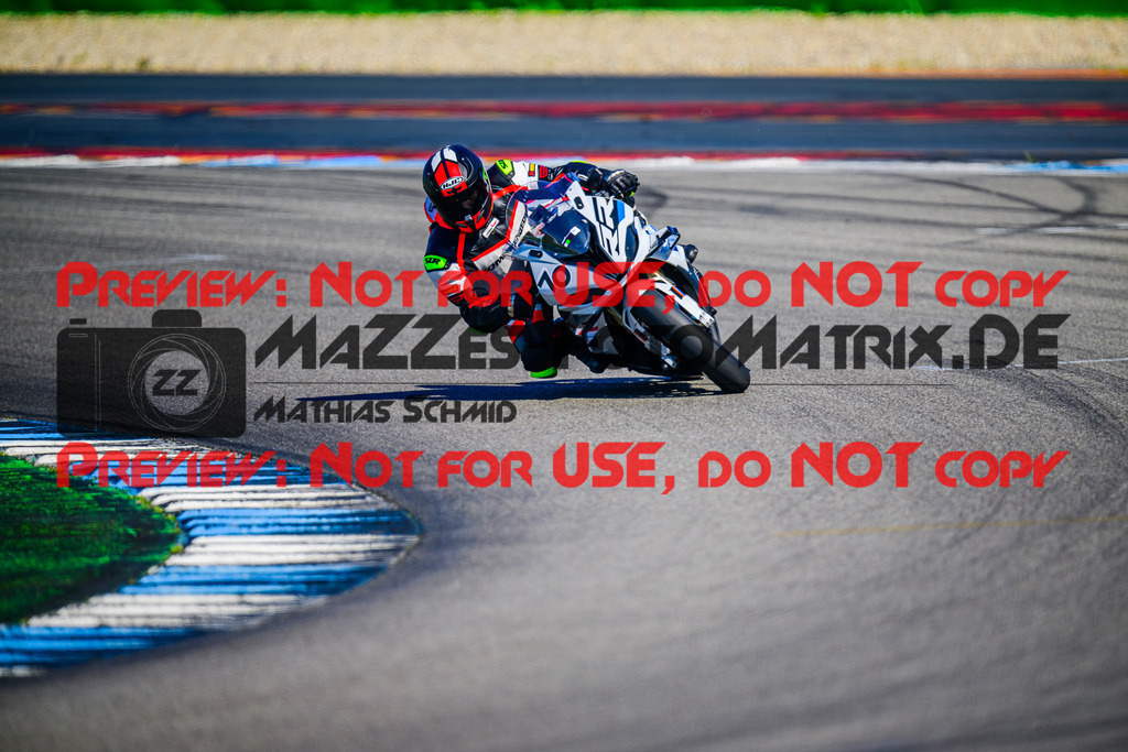 MaZZes_FotoMatrix_240520_6007705_8681 | WEISS