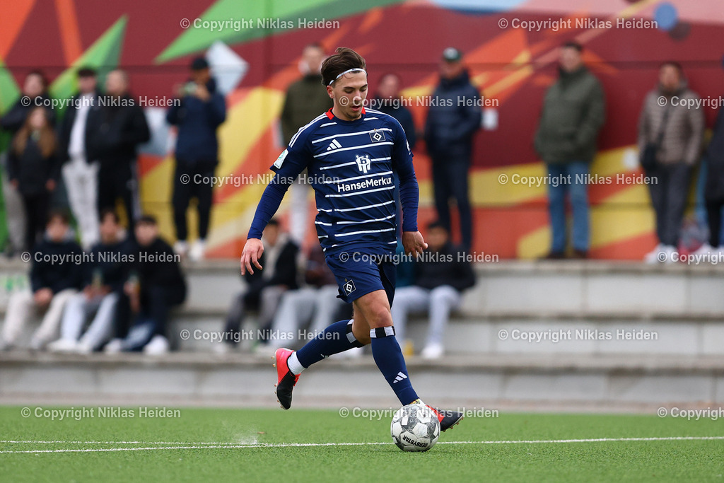 NH_Altona93U19_HamburgerSVU19_LottoPokal_09042025 | #9 Amer Buljubasic (Hamburger SV U19)Fußball I Junioren I Lotto Pokal I Saison 2024-2025 I Viertelfinale I Alona 93 U19 - Hamburger SV U19 I 09.04.2025 I Sportplatz Baurstraße