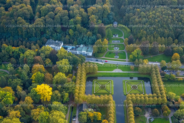 Kleve241014786 | Luftbild, Museum Kurhaus Kleve, Prinz-Moritz-Kanal und historische Gartenanlagen Joseph-Beuys-Allee, Amphitheater Bad Cleve und Ceres-Tempel, herbstliche Bäume, Rindern, Kleve, Niederrhein, Nordrhein-Westfalen, Deutschland