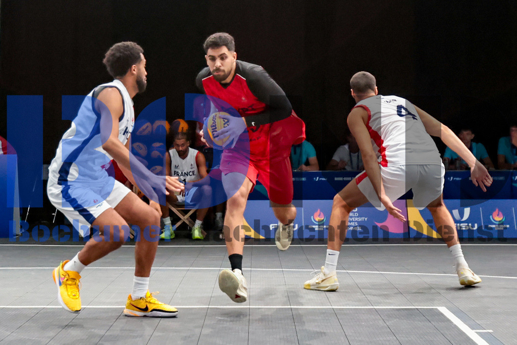 SES_TTG3X320250718-1684 | bond - Realisiert mit Pictrs.com