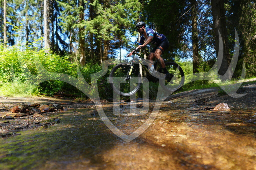 FC605010 | Fotogalerie der Treibjagd im Dunkelwald - Dein MTB Etappenrennen im Erzgebirge - Realisiert mit Pictrs.com
