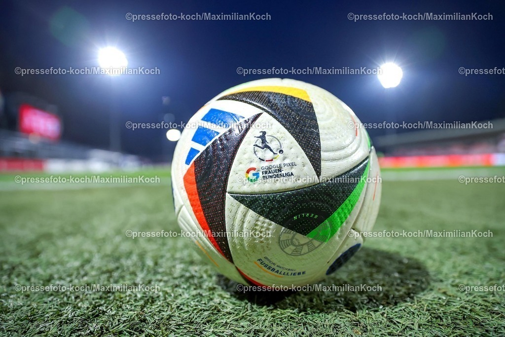 Koe07022501005 | 07.02.2025, Frauen Fußball, 1. FC Köln - VfL Wolfsburg, 1. Fußball Bundesliga, Franz-Kremer-Stadion, Saison 2024 2025: Feature Detailfoto Symbolbild Nahaufnahme offizieller Spielball der Frauen-BundesligaDFB regulations prohibit any use of photographs as image sequences and or quasi-video.