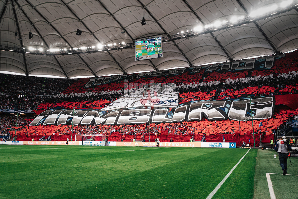 Fußball | Männer | Saison 2025/2026 | 1. Fußball-Bundesliga | 31. Spieltag | Hamburger SV vs. TSG Hoffenheim | 25.04.2026 | Choreo der HSV Fans auf der Nordtribüne vor dem Spiel Hansestadt Hamburg