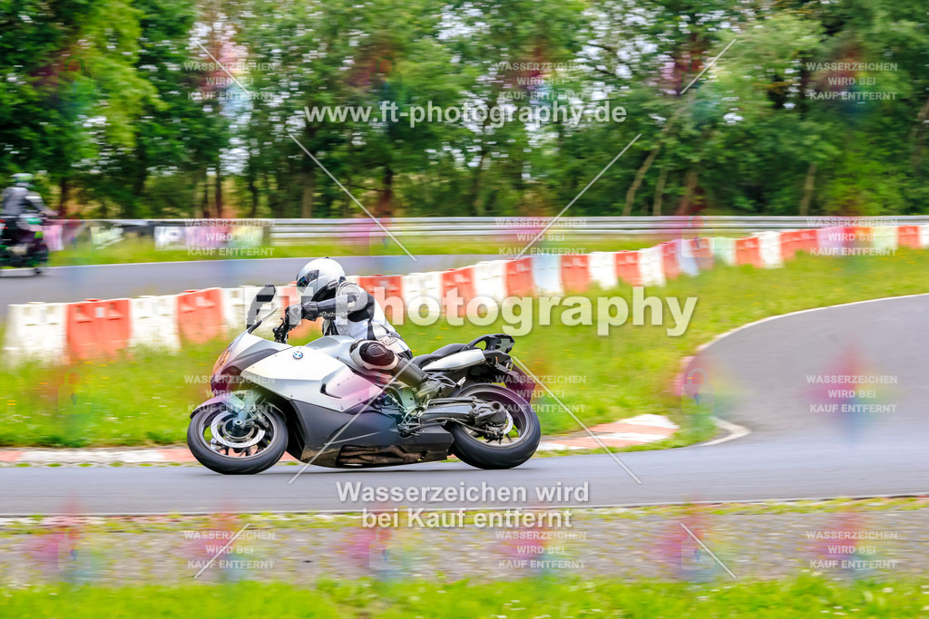 VBK-7801 | Hier findet Ihr Bilder von Touristenfahrten auf der Nürburgring Nordschleife oder von anderen Veranstaltungen die ich besucht habe. Viel Spass beim Durch Schauen 
