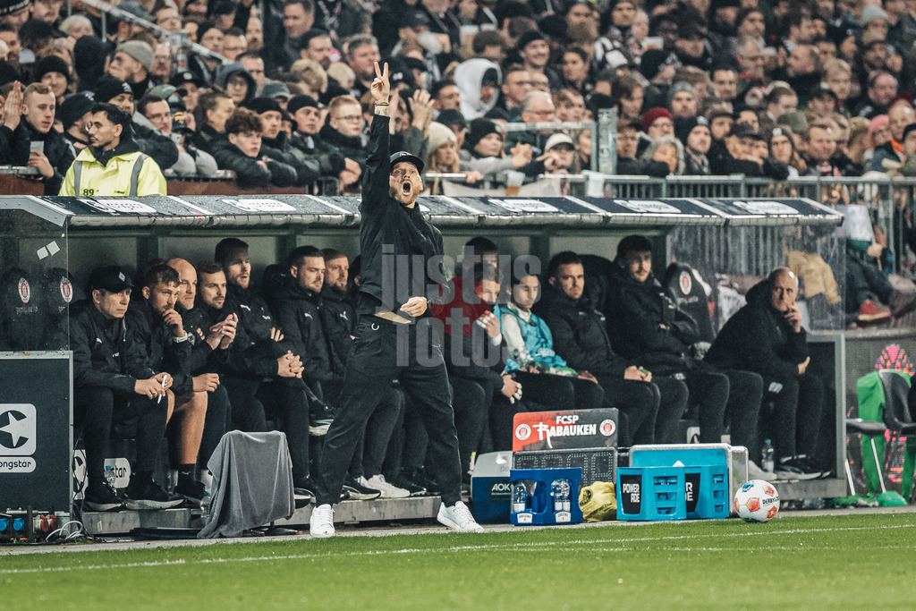 Fußball | Männer | Saison 2025/2026  | Fußball-Bundesliga | 09. Spieltag | FC St. Pauli vs. Borussia Mönchengladbach | 01.11.2025 | Trainer Eugen Polanski (Borussia Mönchengladbach)