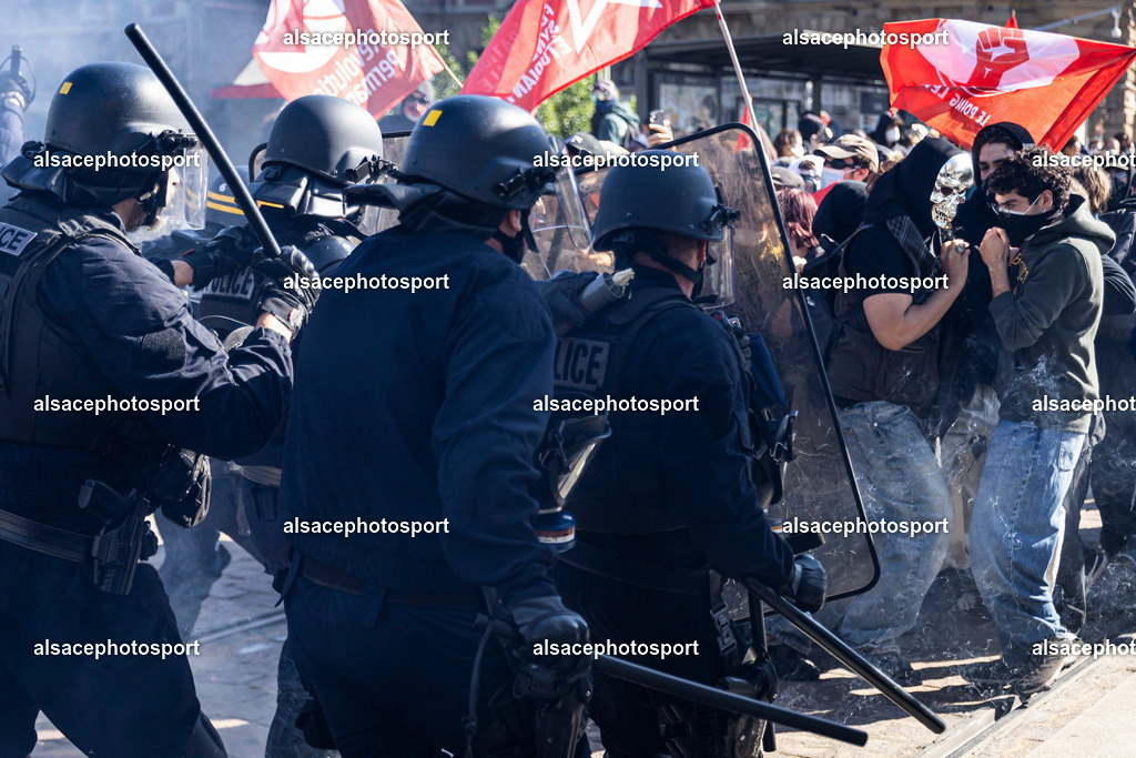 _B7A0214 | manifestation de lycéens à Strasbourg, le 6 octobre 2026, dans le cadre d’un mouvement national de protestation contre les conditions d’apprentissage. - Realisiert mit Pictrs.com