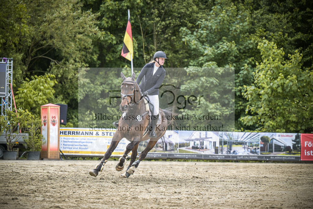 DOS_5626 | Entdecke hochwertige Reitturnierfotos von Foto Oger. Professionell, emotional und authentisch – jetzt Lieblingsmomente im Shop bestellen.Deutschlandweite Turnierfotografie. - Realisiert mit Pictrs.com