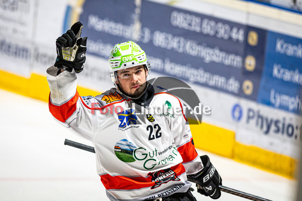 EHC Königsbrunn PINGUINE gegen TSV Peißenberg MINERS | Eishockey Bayernliga Herren Playoffs Viertelfinale 2024/25 - Spiel 5 von 7, EHC Königsbrunn PINGUINE gegen TSV Peißenberg MINERS, 20250218,Sinan ONDÖRTOGLU (MINERS 22) Torjubel, Freisteller,2025-02-18 in Königsbrunn (Eisstadion Königsbrunn)Sinan ONDÖRTOGLU (MINERS 22)Copyright: WolfgangxLindner foto-lindner.de