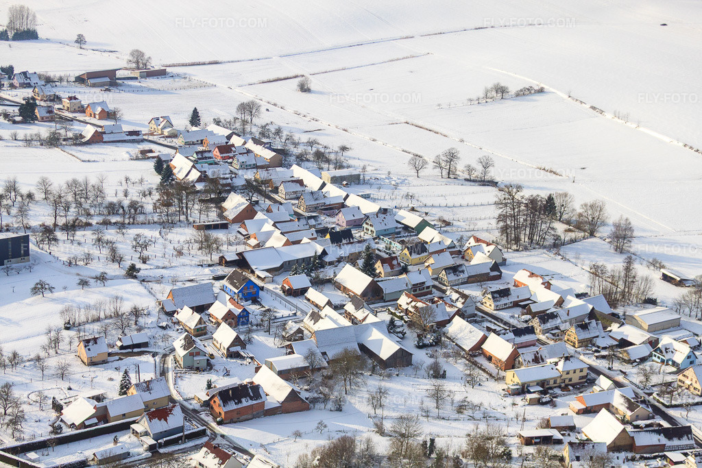 Aerial view: In winter, when there is snow in Siegen in the state Bas-Rhin, France.Photo: IMG_36235.jpg taken on 01/02/2011 by Werner Riehm/FLY-FOTO.comResolution of the original: 4752 x 3168 px