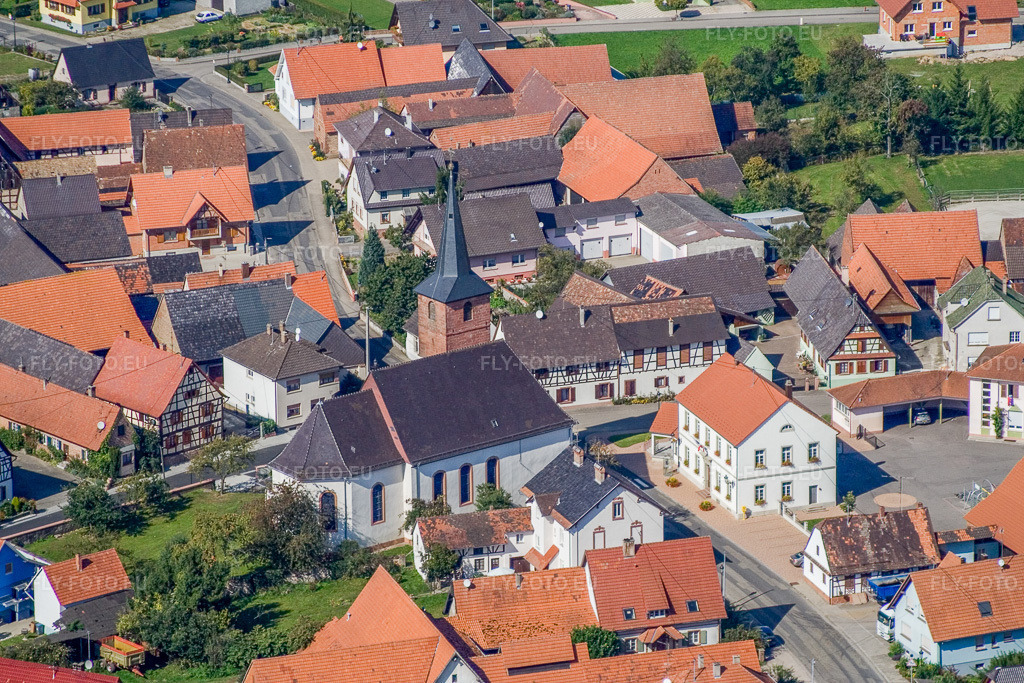 Vue aérienne: Église Saint-Étienne de Salmbach à Salmbach dans le département Bas Rhin, France – .Photo: IMG_13576.jpg prise le 28/09/2008 par Werner Riehm/FLY-FOTO.eu – Résolution de l'original: 3456 x 2304 px