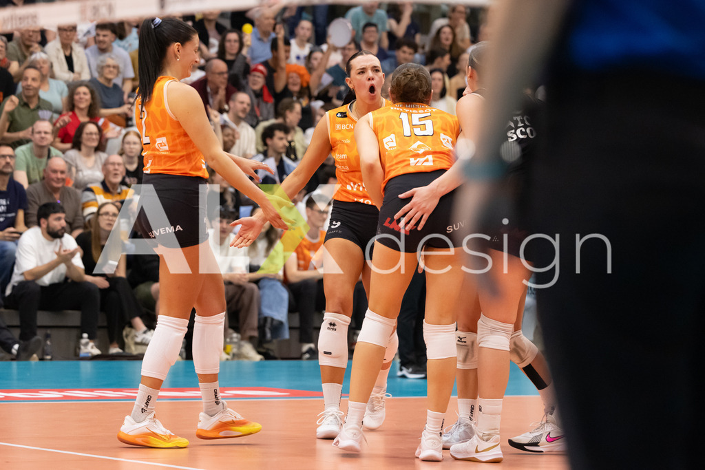 Volleyball I Frauen I Saison 2025-2026 I Volleyball NLA | Women I  Playoffs Finals 1/5 I viteos NUC - VC Kanti Schaffhausen I 06.04.2026 | 9 Maia Dvoracek (USA) (Viteos NUC) – Diagonal - Realisiert mit Pictrs.com