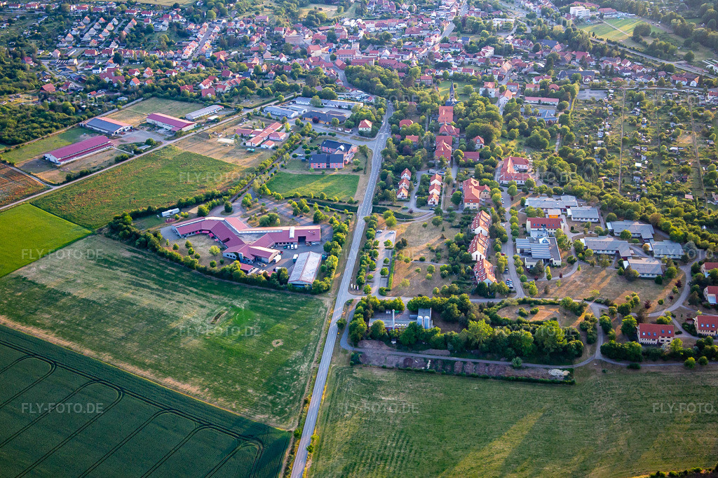 Luftbild: teamwork-wfbm-neinstedt im Ortsteil Neinstedt in Thale im Bundesland Sachsen-Anhalt in Deutschland. Foto: IMG_136520.jpg vom 17.06.2023 durch Werner Riehm/FLY-FOTO.deDie teamwork-Werkstätten für behinderte Menschen der Evangelischen Stiftung Neinstedt :: teamwork wfbm Neinstedt