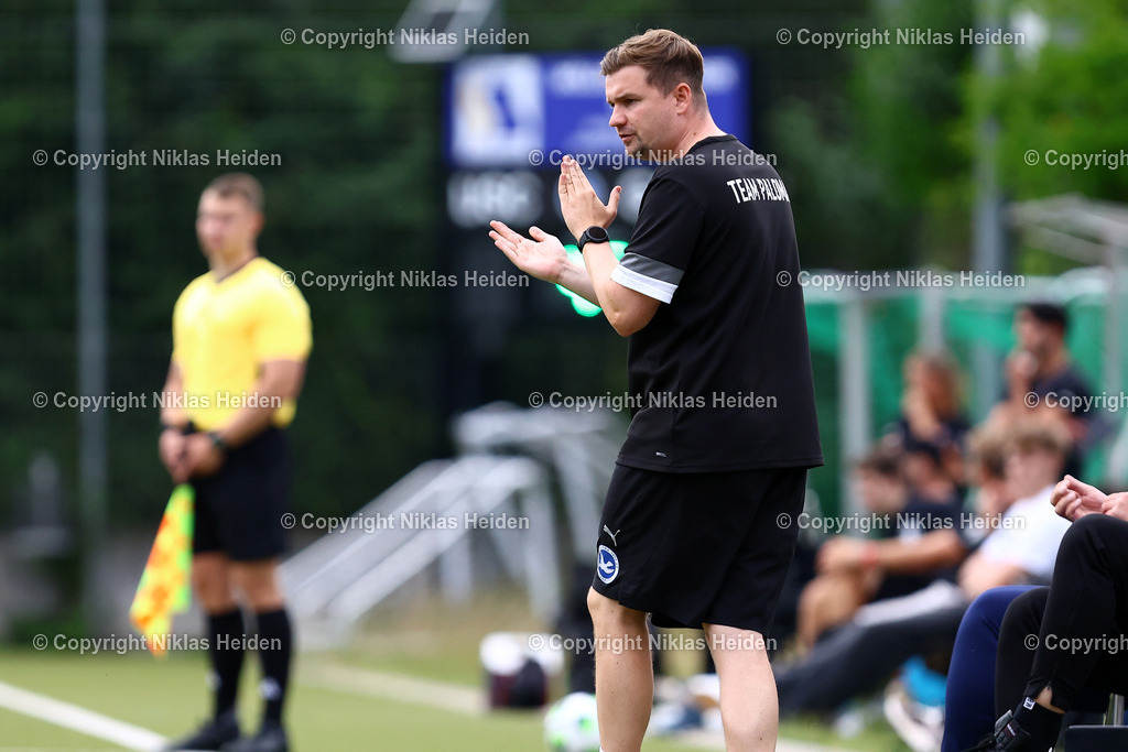 NH_USCPaloma_EimsbüttelerTV_Testspiel_11072025 | Marius Nitsch (Trainer, USC Paloma)Fußball I Herren I Testspiel I Saison 2025-2026  I USC Paloma - Eimsbütteler TV I 11.07.2025 I Jonny-Rehbein-Sportplatz