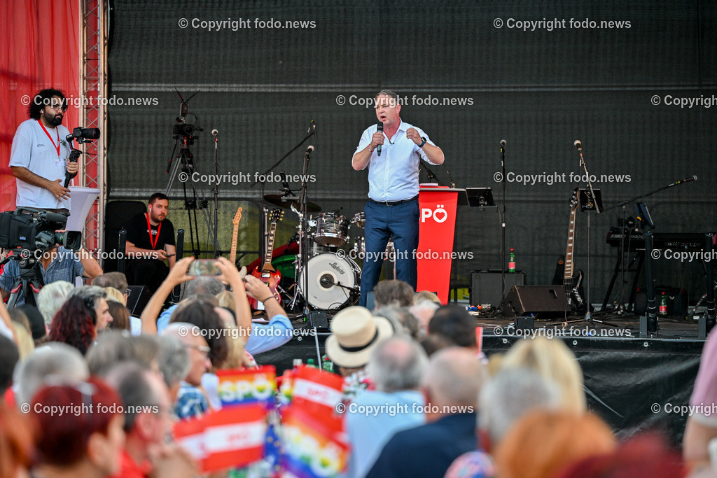 SPOe-Wahlkampfauftakt zur Nationalratswahl 2024_ 29.08.2024-91 | 29.08.2024, Linz, AUT, SPOE Wahlkampfauftakt zur Nationalratswahl 2024 in Linz im Bild Andi Babler (SP, Bundesparteivorsitzender, Spitzenkandidat SPOe)