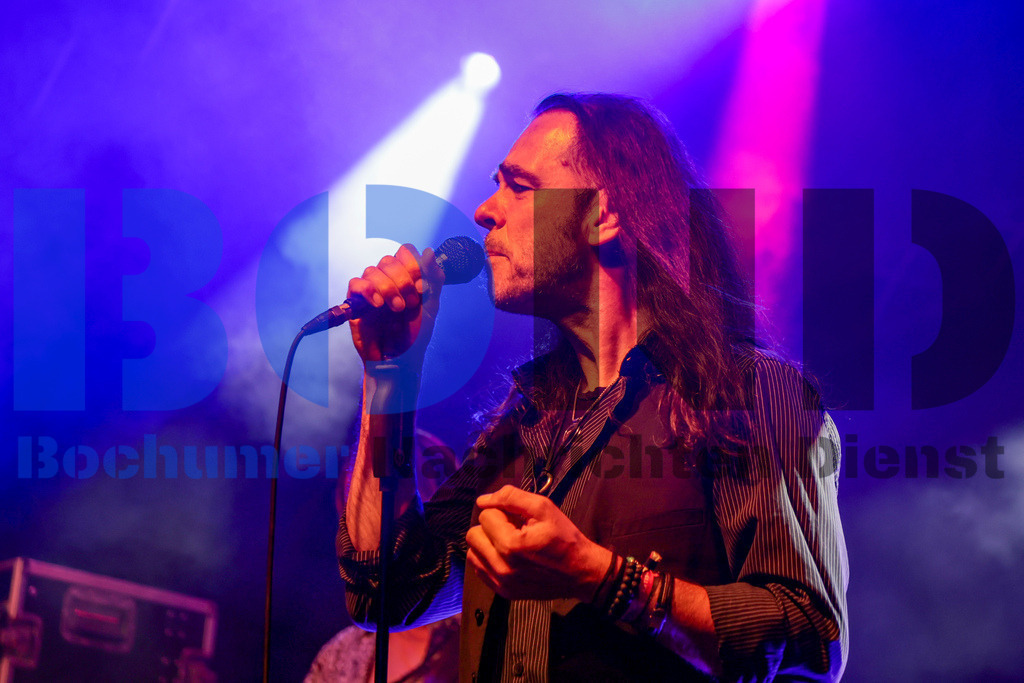 Purple Rising  {date} -  | {headline}(Foto: Sebastian Sendlak / BOND) - Realisiert mit Pictrs.com