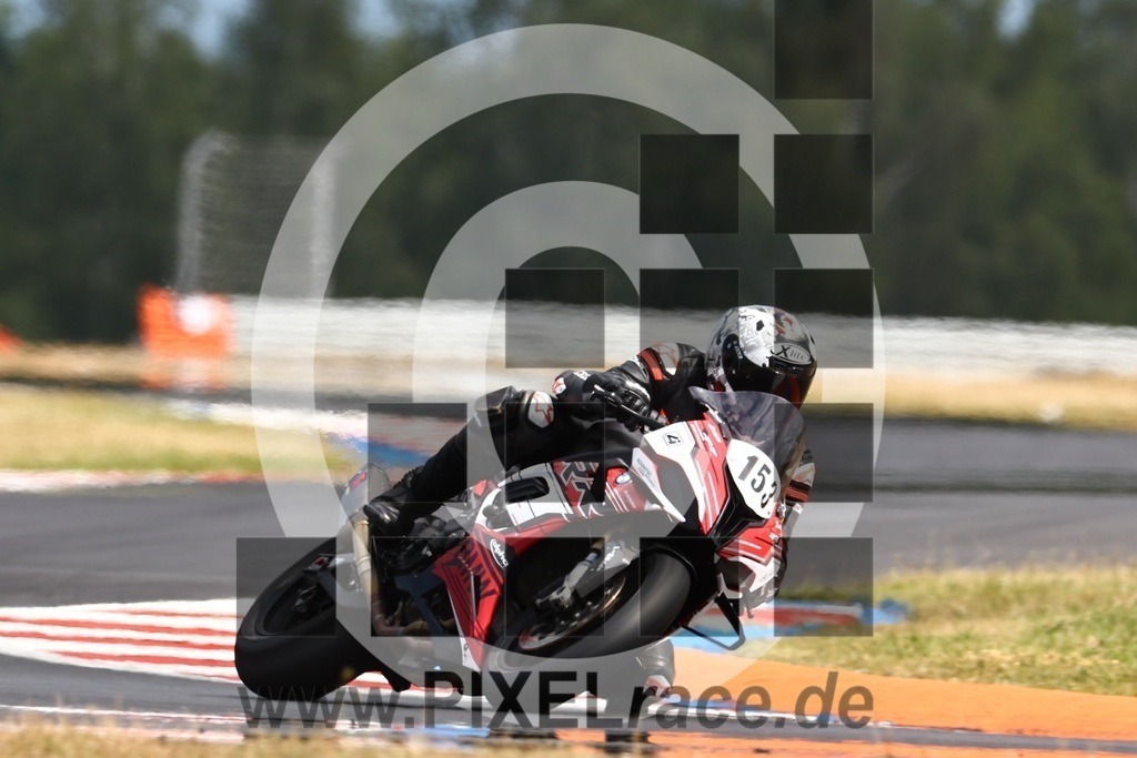 0153-20240724_00711 | Schöne Erinnerungen an spannende Momente - das festzuhalten ist unser Job. PIXELrace.de ist seit 2003 auf den Rennstrecken Europas unterwegs um die Action draußen beim Fahren und die wunderbare Stimmung imm Fahrerlager für euch einzufangen.