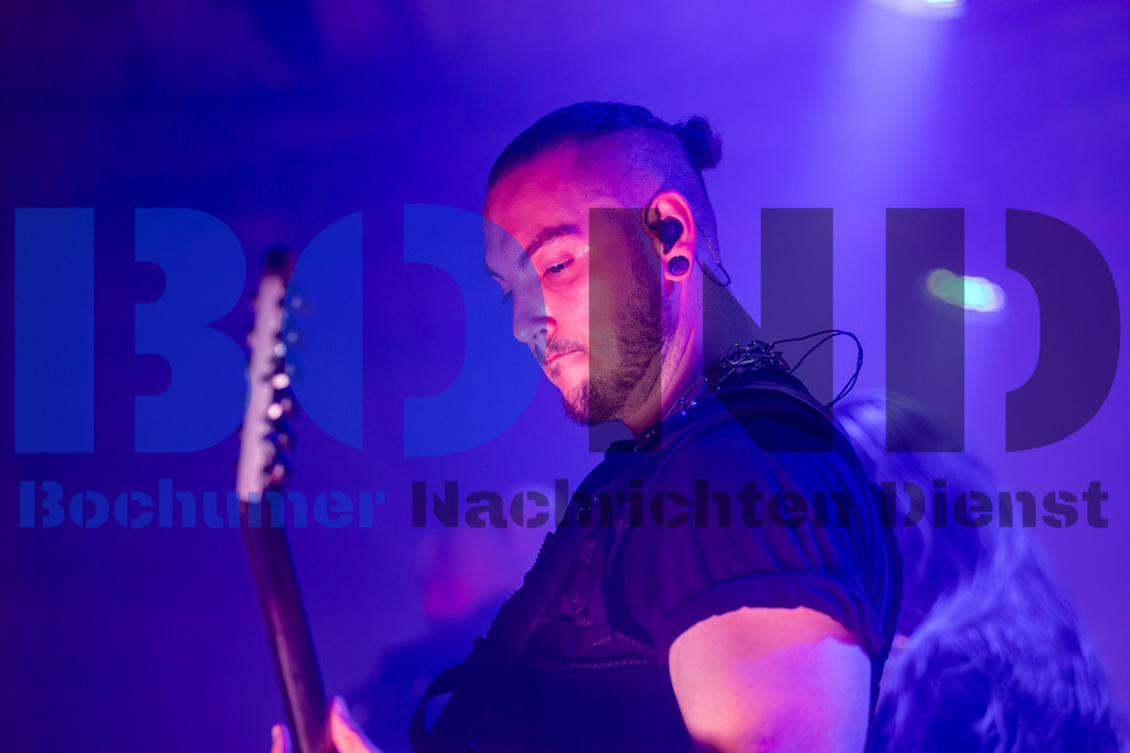 SES_ENIKOL20250501-45 | bond - Realisiert mit Pictrs.com