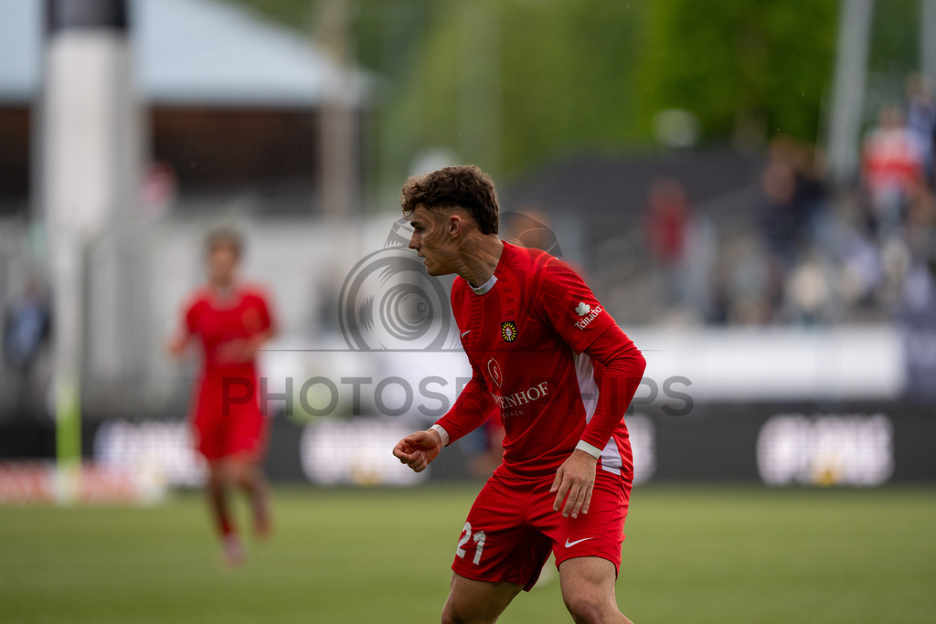 Stuttgarter Kickers vs. SG Sonnenhof Großaspach, Fussball, Regionalliga Suedwest, 34. Spieltag, 16.05.2026 | Luca Molinari (SG Sonnenhof Großaspach, #21),Stuttgarter Kickers vs. SG Sonnenhof Großaspach, Fussball, Regionalliga Suedwest, 34. Spieltag, 16.05.2026
