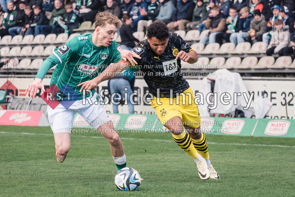 RS-1-042638 | Jannik Westphal (#43, Lübeck), Paul-Philipp Besong (#22, BVB)