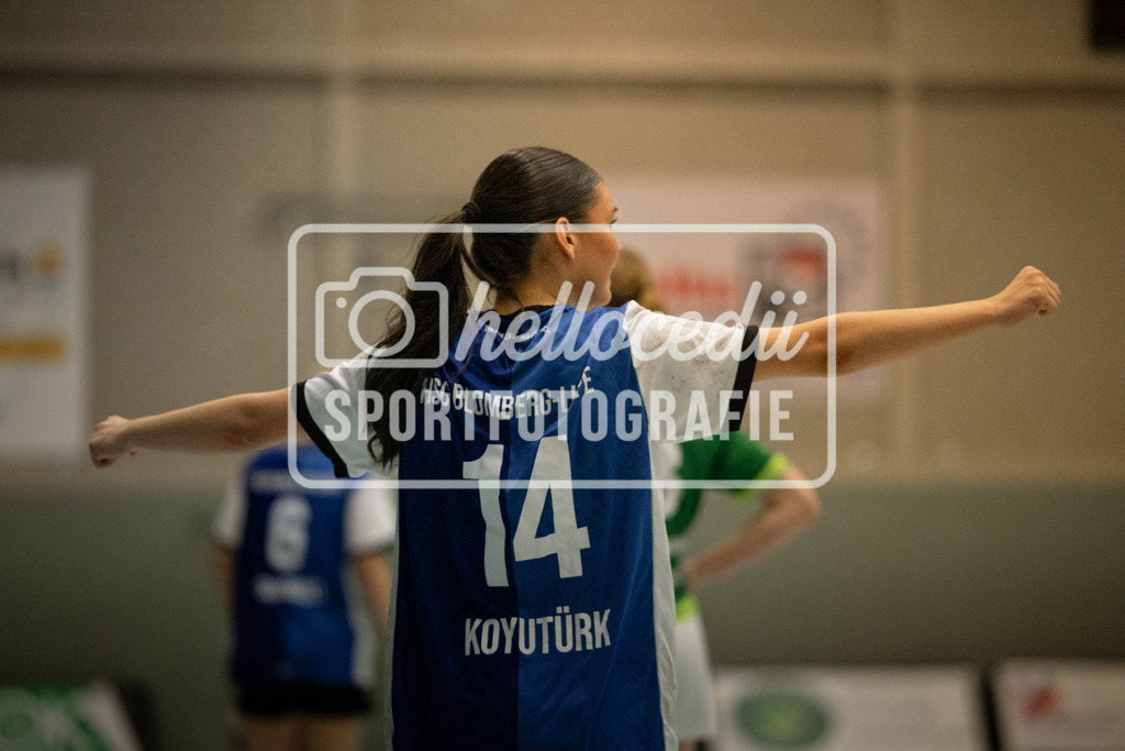 Vechta_Blomberg-70 | Nurhan Koyutürk (14, HSG Blomberg-Lippe II) Jubelt nach einem Tor. - Realisiert mit Pictrs.com