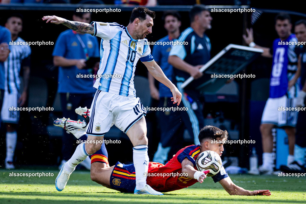 FOOTBALL : Argentine vs Espagne – Finale de la Coupe du Monde FIFA 2026. New York New Jersey Stadium, East Rutherford, New Jersey, États-Unis. 19/07/2026. | Lionel Messi #10 (Argentine) et Pau Cubarsí #22 (Spain)