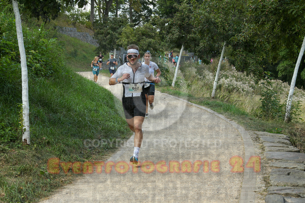 250824_1434_EX1_6679 | Sportfotografie im Rhein-Sieg Kreis, Köln, Bonn, NRW, Rheinland Pfalz, Hessen, etc. Unser Tätigkeitsfeld umfasst den Laufsport vom Volkslauf über den Marathon, Duathlon, Triathon bis zum Ultralauf wie Kölnpfad Ultra oder Schindertrail.