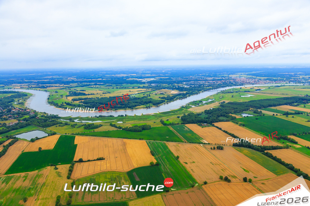 Die Luftaufnahme der Stadt Aland wurde vom UL-Flugzeug heraus erstellt ( keine Drohne )- hohe Auflösung für beste Qualität