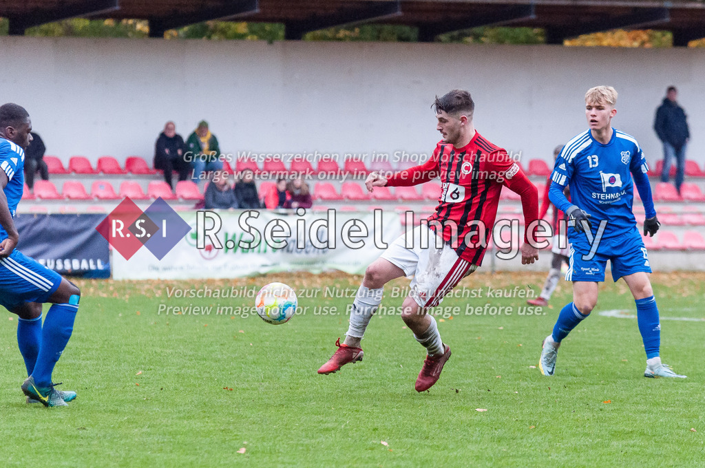 Fußball, Saison 2022/23, Oberliga Hamburg, WTSV Concordia Hamburg - Niendorfer TSV, Sportpark Hinschenfelde (Hamburg), 13.11.2022, 19. Spieltag | Leon Mundhenk (#8, Concordia)