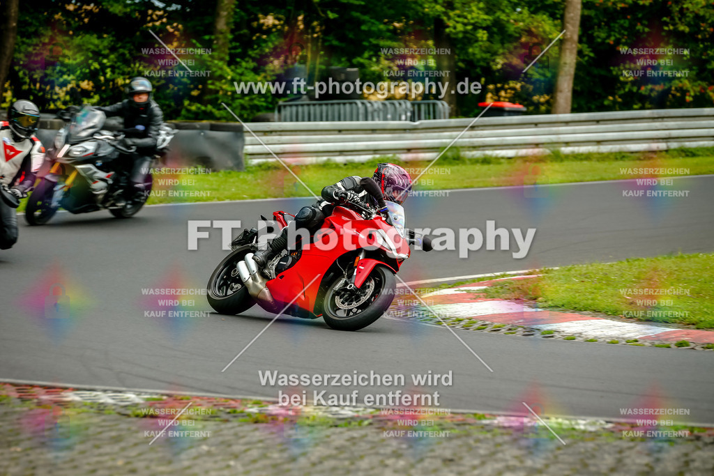 VBK-4271 | Hier findet Ihr Bilder von Touristenfahrten auf der Nürburgring Nordschleife oder von anderen Veranstaltungen die ich besucht habe. Viel Spass beim Durch Schauen 