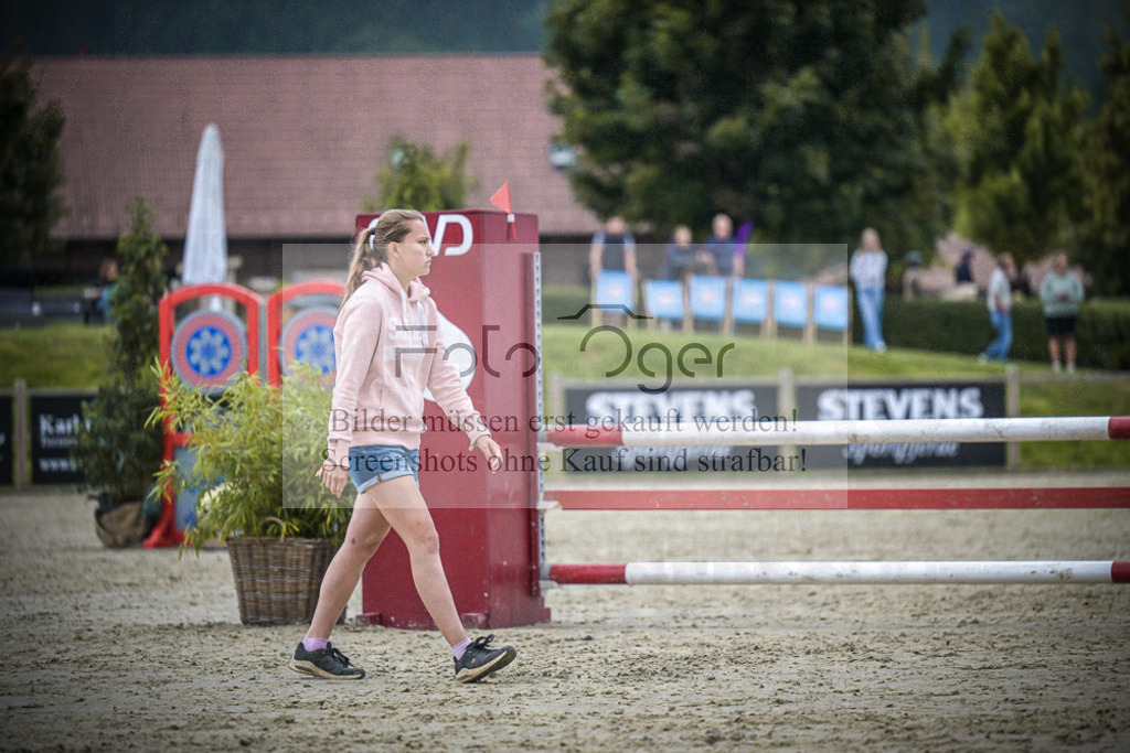 DOS_0972 | Entdecke hochwertige Reitturnierfotos von Foto Oger. Professionell, emotional und authentisch – jetzt Lieblingsmomente im Shop bestellen.Deutschlandweite Turnierfotografie. - Realisiert mit Pictrs.com