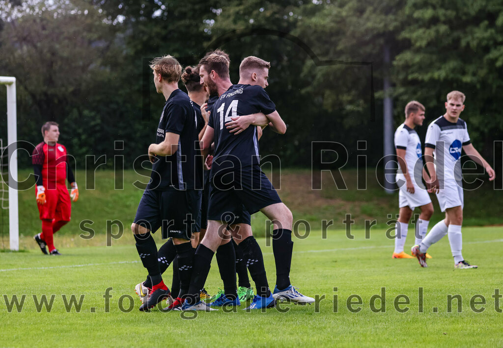 2023-09-03_032_SV_Anzing_gegen_TSV_Ottobrunn | Anzing, Deutschland, 03.09.2023:
Fußball, Kreisliga 2023 / 2024, Testspiel, 3. Spieltag, Endergebnis: 3:0

Jubel nach dem 1:0 durch Gabriel Thul (SV Anzing, #14)
Adrian Blumberg (SV Anzing, #10), Alexander Huber (SV Anzing, #19), Gabriel Thul (SV Anzing, #14)

Foto: Christian Riedel / fotografie-riedel.net
