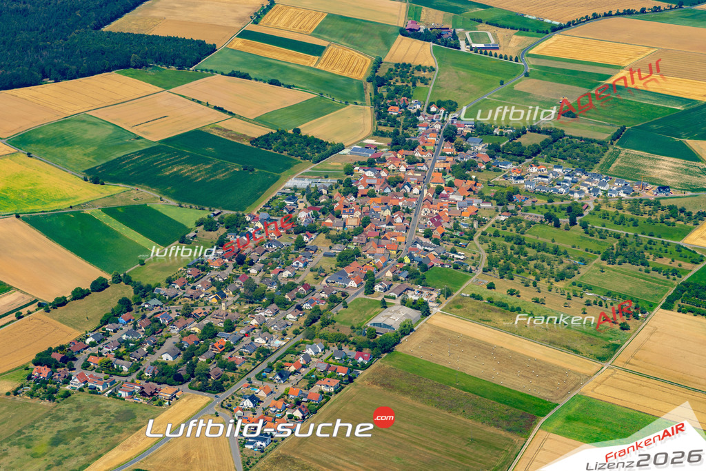 Das Luftbild zeigt : Röttbach Kreuzwertheim - Die Luftaufnahme wurde 2023 vom UL-Flugzeug aus erstellt ( keine Drohne ) - Hochauflösende Luftaufnahme - Für grossformatige Ausdrucke geeignet. Die Geschenkidee !Mit Lizenz und Bildrechte bestellbar