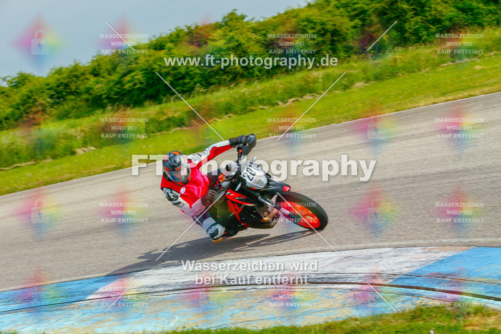 _MOT1101 | Hier findet Ihr Bilder von Touristenfahrten auf der Nürburgring Nordschleife oder von anderen Veranstaltungen die ich besucht habe. Viel Spass beim Durch Schauen 