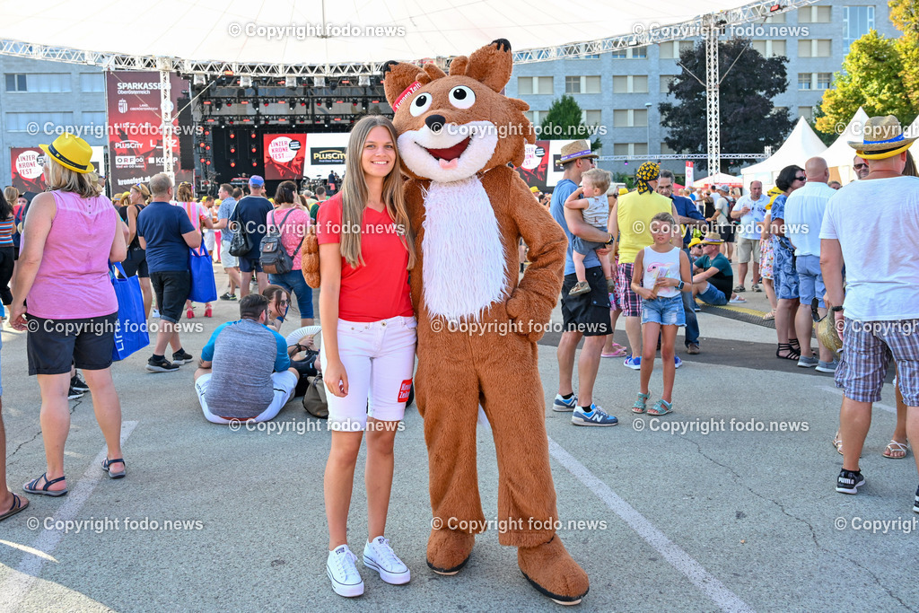 Linzer Kronefest 2023_ 19.08.2023-61 | 19.08.2023, Linzer Kronefest 2023, AUT, im Bild Linzer Kronefest 2023, Kronemaedchen Anna und Lesefuchs