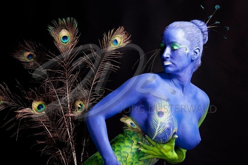 AnimalArt-PFAU_8650 | #001 | Modell: Kathrin | Foto: Felix Krull - Realisiert mit Pictrs.com