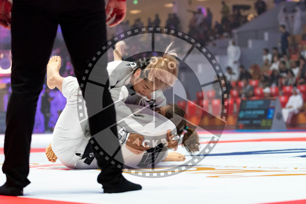 20231109PBB3469 | Fighters compete during the AJP World Professional Championship in the Mubadala Arena in Abu Dhabi, Arab United Emirates, on November 9, 2023.
