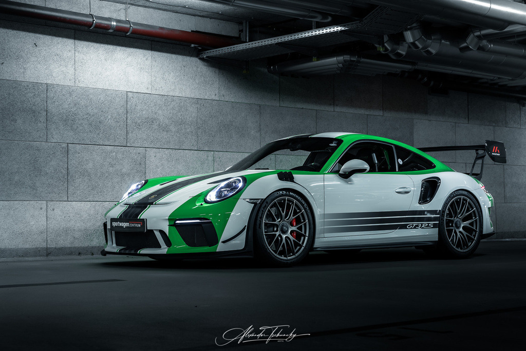 R6AT0331 _Alexander Tschuncky | Entdecken Sie die faszinierende Welt von Alexander Tschuncky Arts: Kreative Fotografie, atemberaubende Automobilkunst und hochwertiger Bilderdruck. Lassen Sie sich inspirieren! - Realisiert mit Pictrs.com
