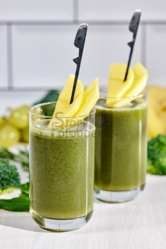 Green_Smoothie_Mango_Banane 3 | Stockfotos, Picsomania, MGM-Services, Michael Gerlach, Auftragsbilder, Auftragsarbeiten, Workshops, Shooting, Reisefotografie, Produktfotografie, Foodfotografie, Hochzeitsfotografie, Saarland, Fotografin, Fotograf, Hochzeitsbilder, Saarlouis, Hundeshootin