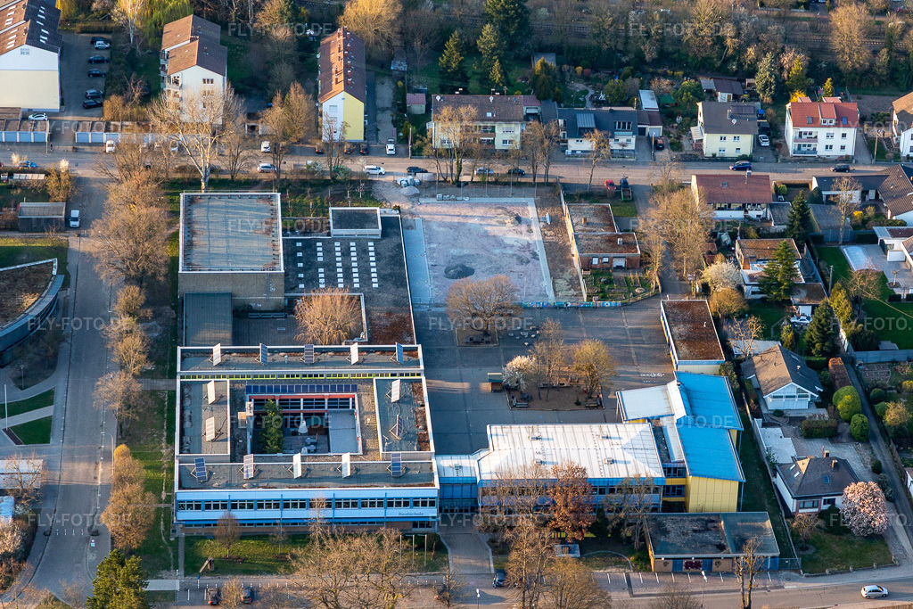 Luftbild: Realschule plus Kandel in Kandel im Bundesland Rheinland-Pfalz in Deutschland. Foto: IMG_131045.jpg vom 22.03.2022 durch Werner Riehm/FLY-FOTO.deRealschule plus Kandel