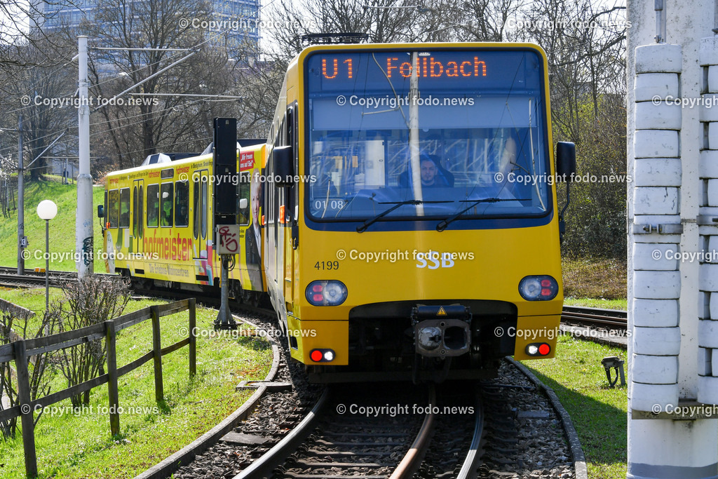Deutschland_ Baden-Wuerttemberg_ Stuttgart_ 28.03.2025-14 | 28.03.2025, Deutschland, GER, Baden-Wuerttemberg, Stuttgart, im Bild Themenbild, Stadtansichten, Stadtbahn, Zug, Bahn, Gleise, Passagiere, Haltestelle, Feature, Symbolbild