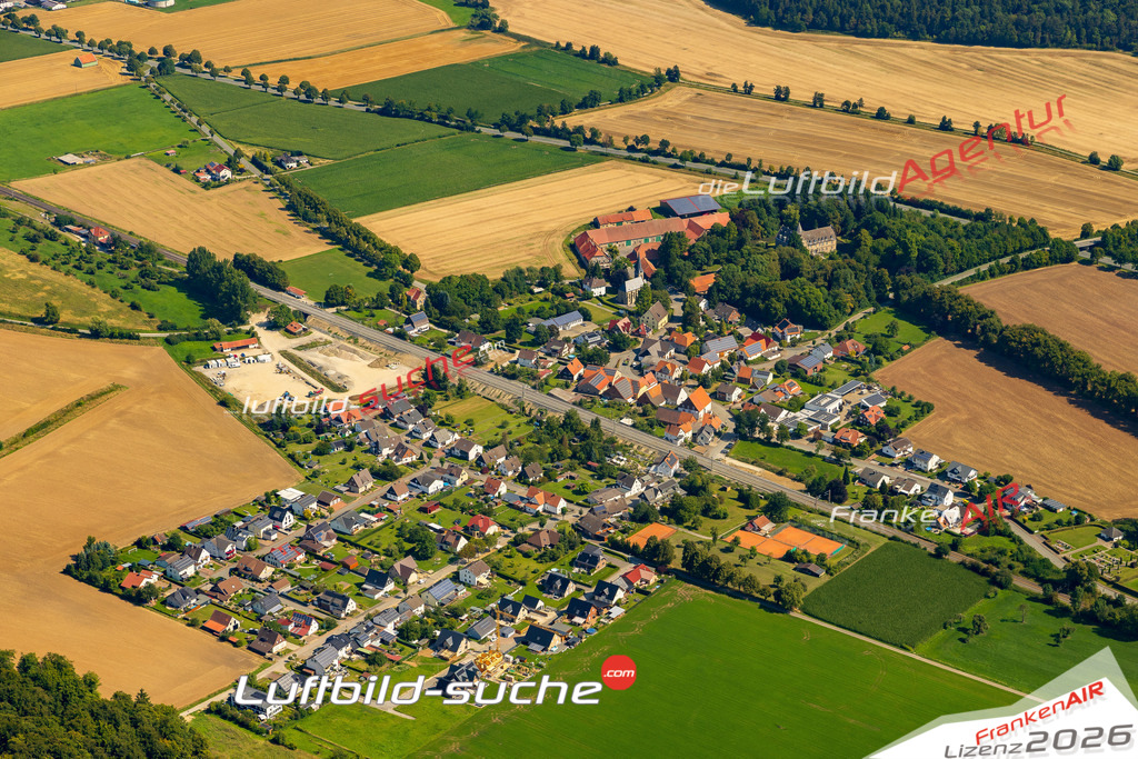 Luftaufnahme Borlinghausen Willebadessen - Die Luftaufnahme wurde 2025 vom UL-Flugzeug heraus erstellt ( ohne Drohne ) - Hochauflösende Luftaufnahme - für professionelle Ausdrucke geeignet. Die Geschenkidee !Mit Lizenz und Bildrechte bestellbar