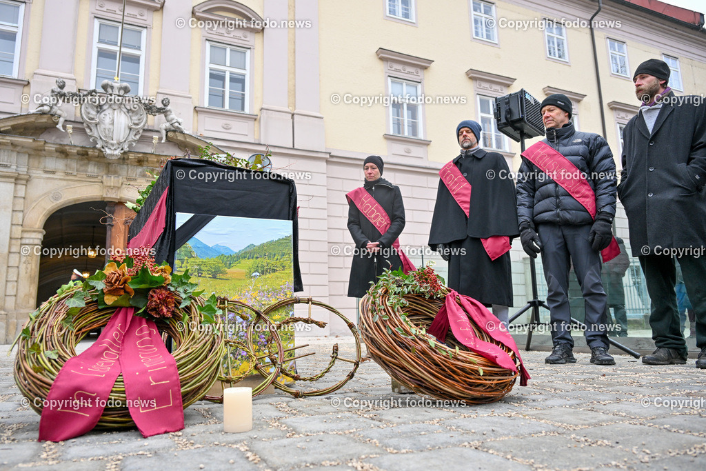 Trauermarsch Erdgasbohrung Molln_ Linz_ 13.01.2024-14 | 13.01.2024, Linz, AUT, Landhaus, Promenade, im Bild Trauermarsch Erdgasbohrung Molln, Kundgebung Pro Naturschutz, Steyrtal, Teilnehmer, Rede