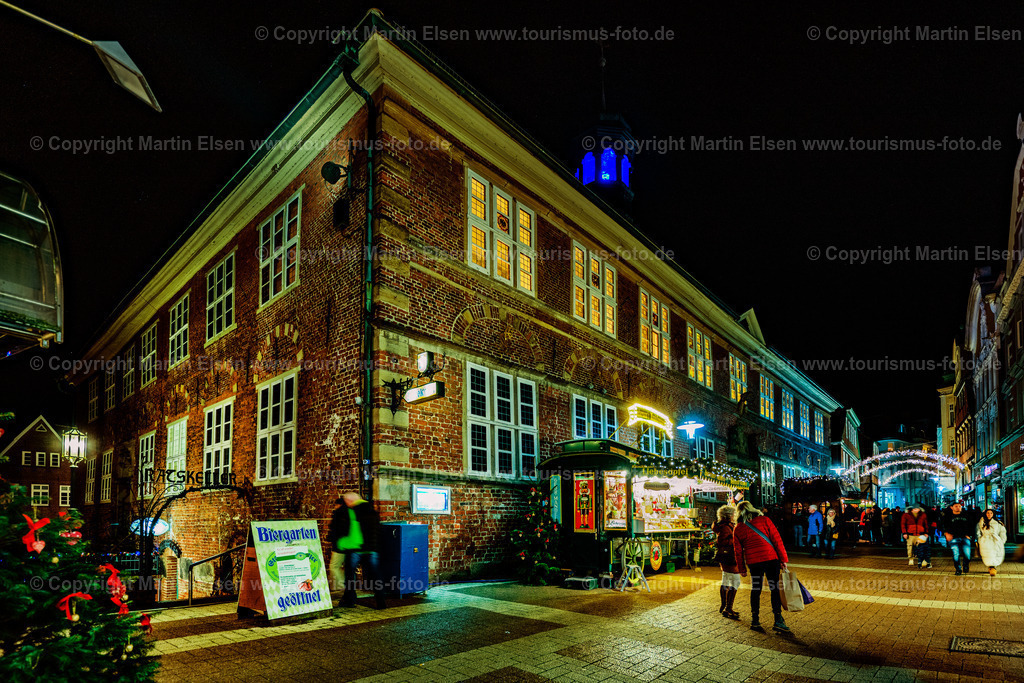 Stade Rathaus Weihnachtsmarkt_ELS_7803291124a | Fotos aus den Touristenorten aus Norddeutschland. - Realisiert mit Pictrs.com