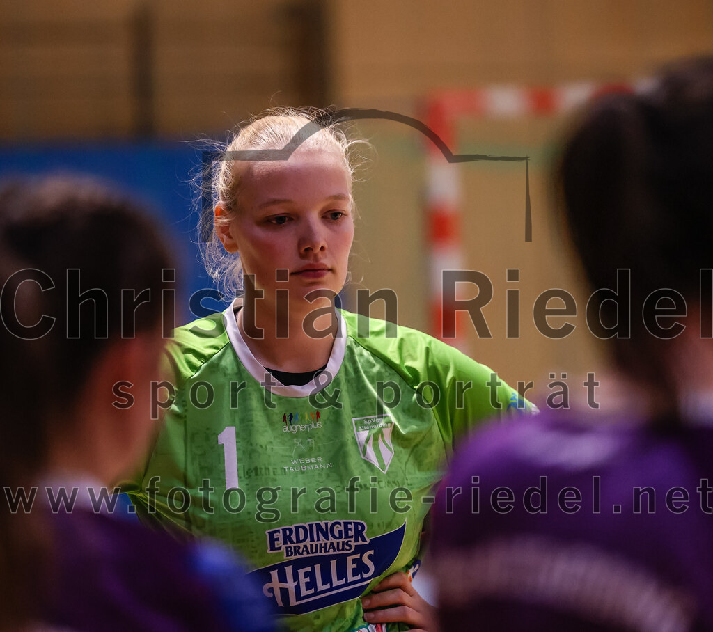 2025-01-11_058_SpVgg_Altenerding_gegen_HF_Scheyern | Erding, Deutschland, 11.01.2025:Handball, Bezirksoberliga Frauen Altbayern 2024 / 2024, 10. Spieltag, SpVgg Altenerding gegen HF Scheyern, Endergebnis: 20:23Torfrau Hanna Obermair (SpVgg Altenerding, #1)Foto: Christian Riedel / fotografie-riedel.net