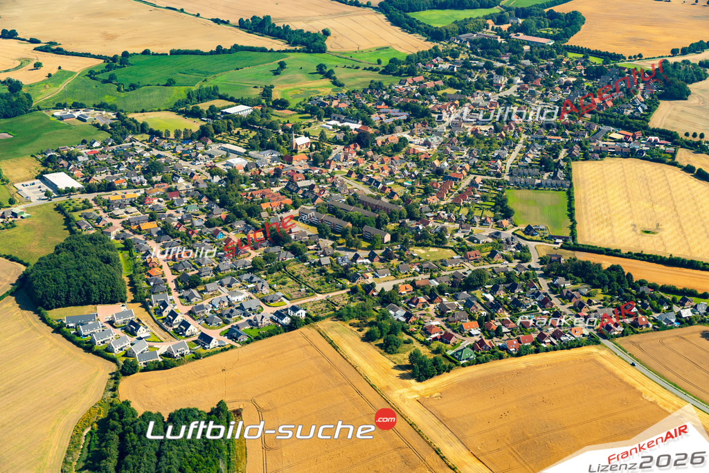 Das Luftbild der Stadt Rieseby wurde 2022 vom Flugzeug heraus erstellt (keine Drohnen-Aufnahmen) Aufnahmehöhe ca.450 Meter- hohe Bildauflösung und Druck-Qualität. Garantiert!