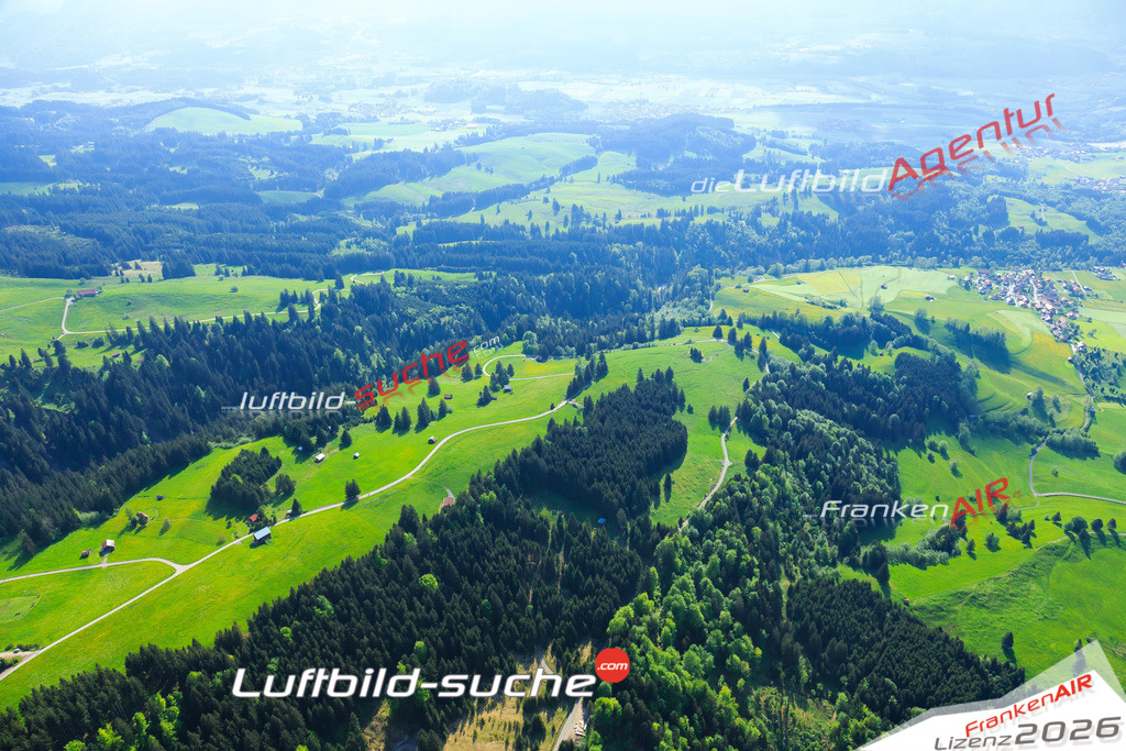 Die Luftaufnahme Liebenstein - Bad-hindelang wurde vom UL-Flugzeug (keine Drohne) aus fotografiert.Hohe Druck- Auflösung-die Geschenkidee!