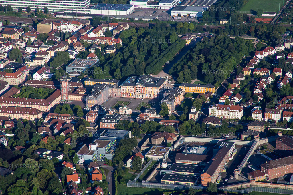 Luftbild: Schloß von Norden in Bruchsal im Bundesland Baden-Württemberg in Deutschland. Foto: IMG_092320.jpg vom 01.08.2016 durch Werner Riehm/FLY-FOTO.de