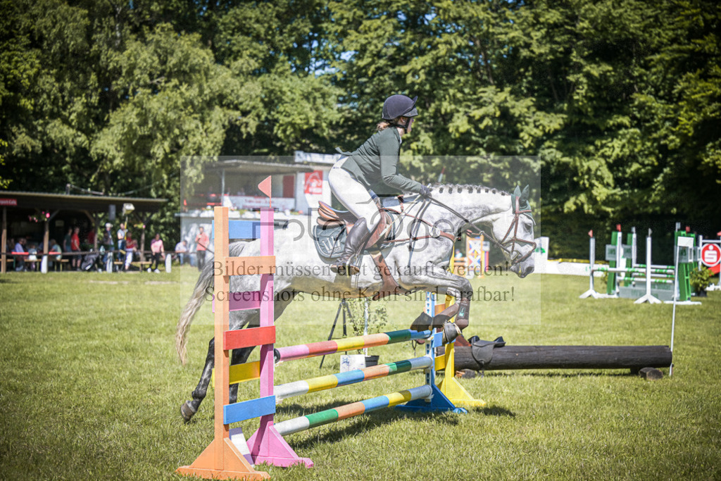 DOS_3109 | Entdecke hochwertige Reitturnierfotos von Foto Oger. Professionell, emotional und authentisch – jetzt Lieblingsmomente im Shop bestellen.Deutschlandweite Turnierfotografie. - Realisiert mit Pictrs.com