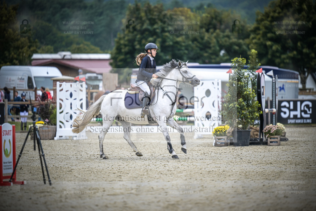 DOS_0021 | Entdecke hochwertige Reitturnierfotos von Foto Oger. Professionell, emotional und authentisch – jetzt Lieblingsmomente im Shop bestellen. - Realisiert mit Pictrs.com