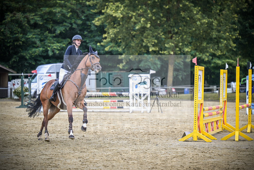 DOS_2437 | Entdecke hochwertige Reitturnierfotos von Foto Oger. Professionell, emotional und authentisch – jetzt Lieblingsmomente im Shop bestellen.Deutschlandweite Turnierfotografie. - Realisiert mit Pictrs.com